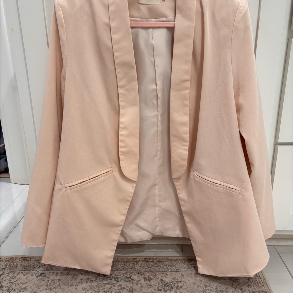Chic Women's Blazer - cream, beige